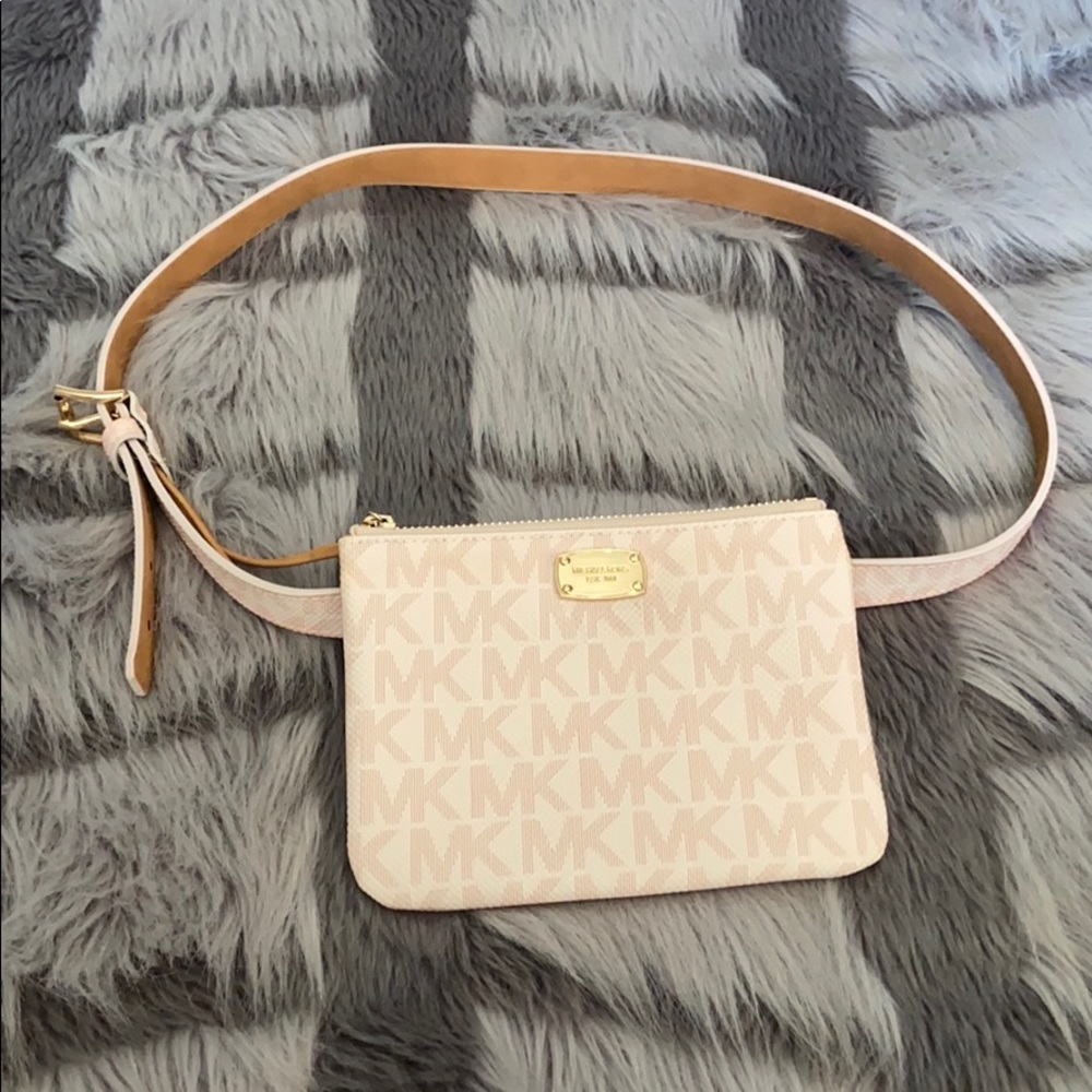 Michael Kors fannypack